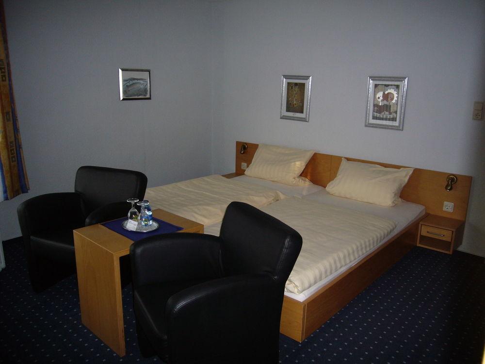 Hotel Am Ceresplatz Мандершайд Экстерьер фото
