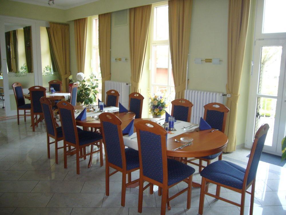 Hotel Am Ceresplatz Мандершайд Экстерьер фото